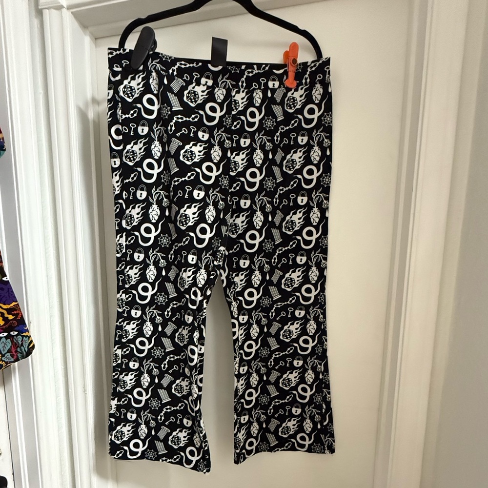Works Kick Flare Leggings Odin